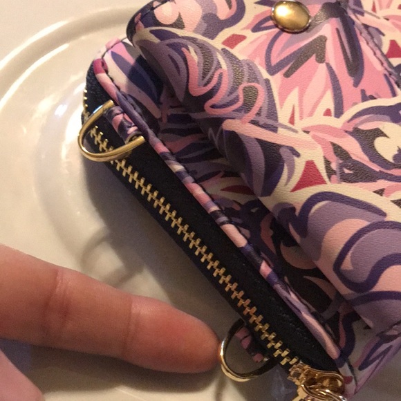 SIMPLY SOUTHERN Faux leather Cross body purse/phone wallet in tropical leaf. NWT - Picture 16 of 16